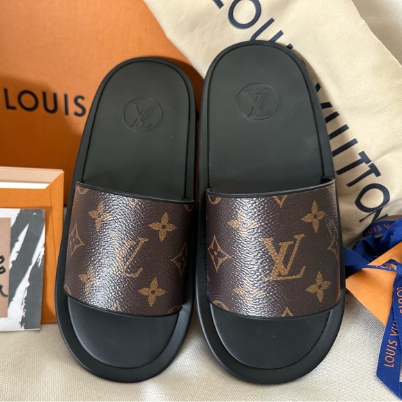 Louis Vuitton Sunbath Flat Mule - Picture 2 of 8